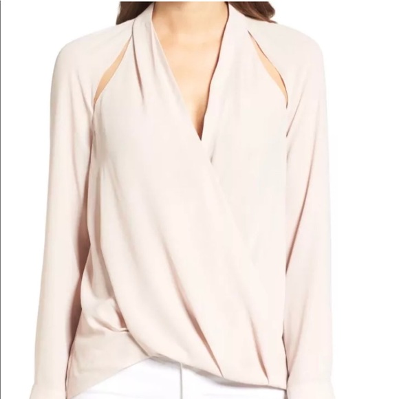 Trouve Tops - SALE! Trouve Surplice Cutout Blouse cream, XS!